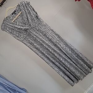 George sz 4-6 blk & white poly spandex blend dress